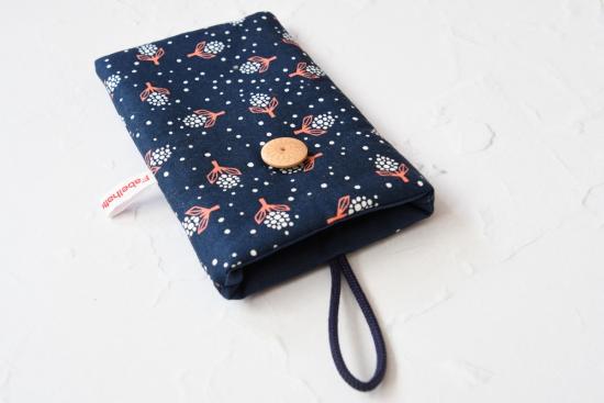 Handytasche "Abstrakte Blumen auf dunkelblau"